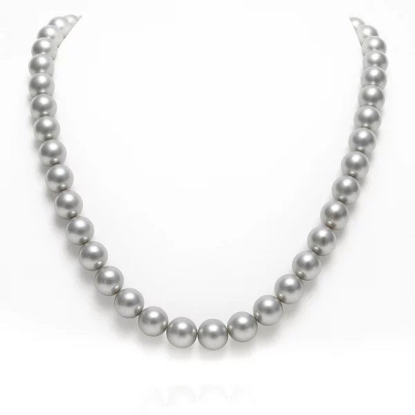akoya pearl necklace, front view
